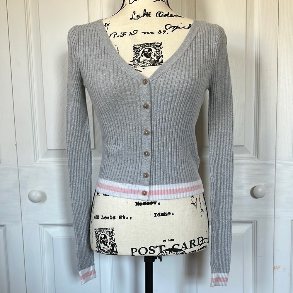 Gray Ribbed V-Neck Sweater